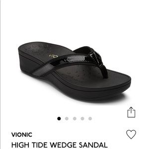 Vionic High Tide Black Patent Sandal size 10
